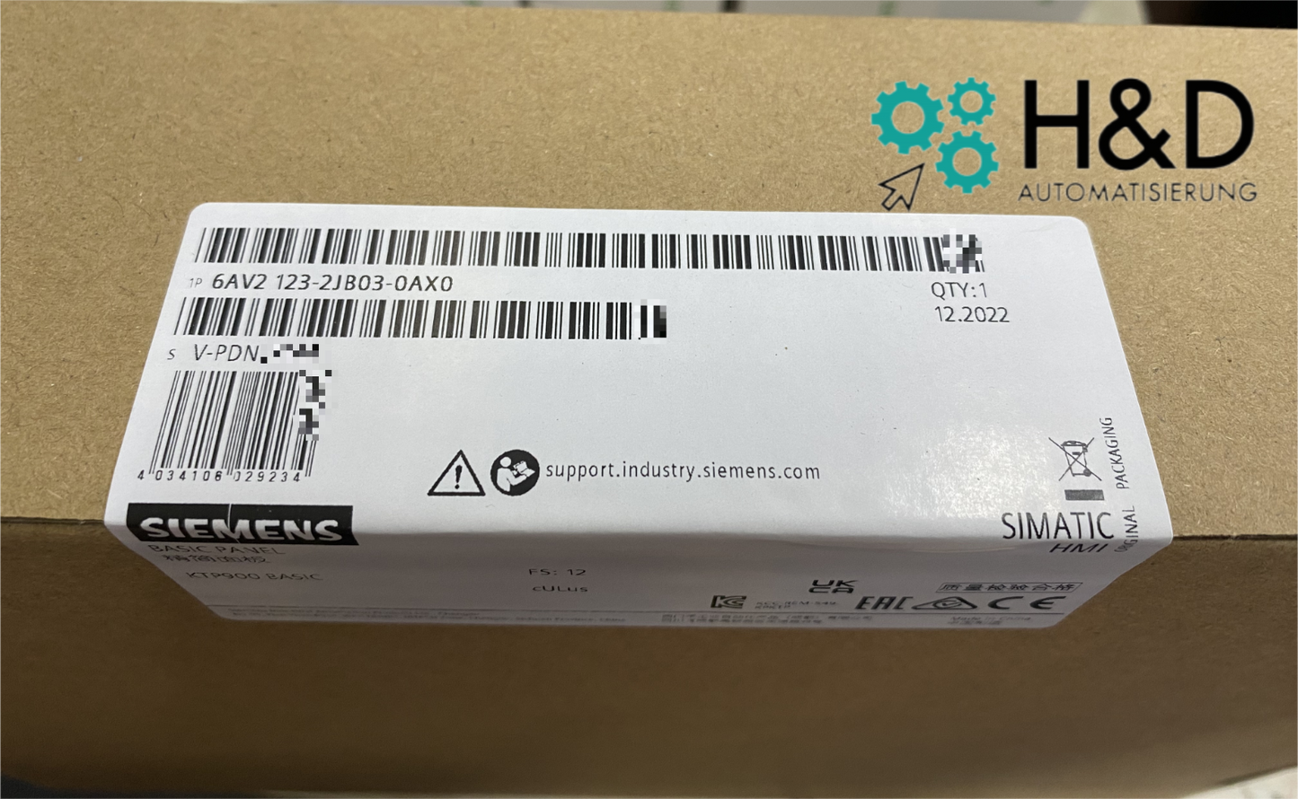 Siemens SIMATIC HMI KTP900 Basic (6AV2123-2JB03-0AX0) – Pannello di controllo compatto da 9" con touchscreen e PROFINET