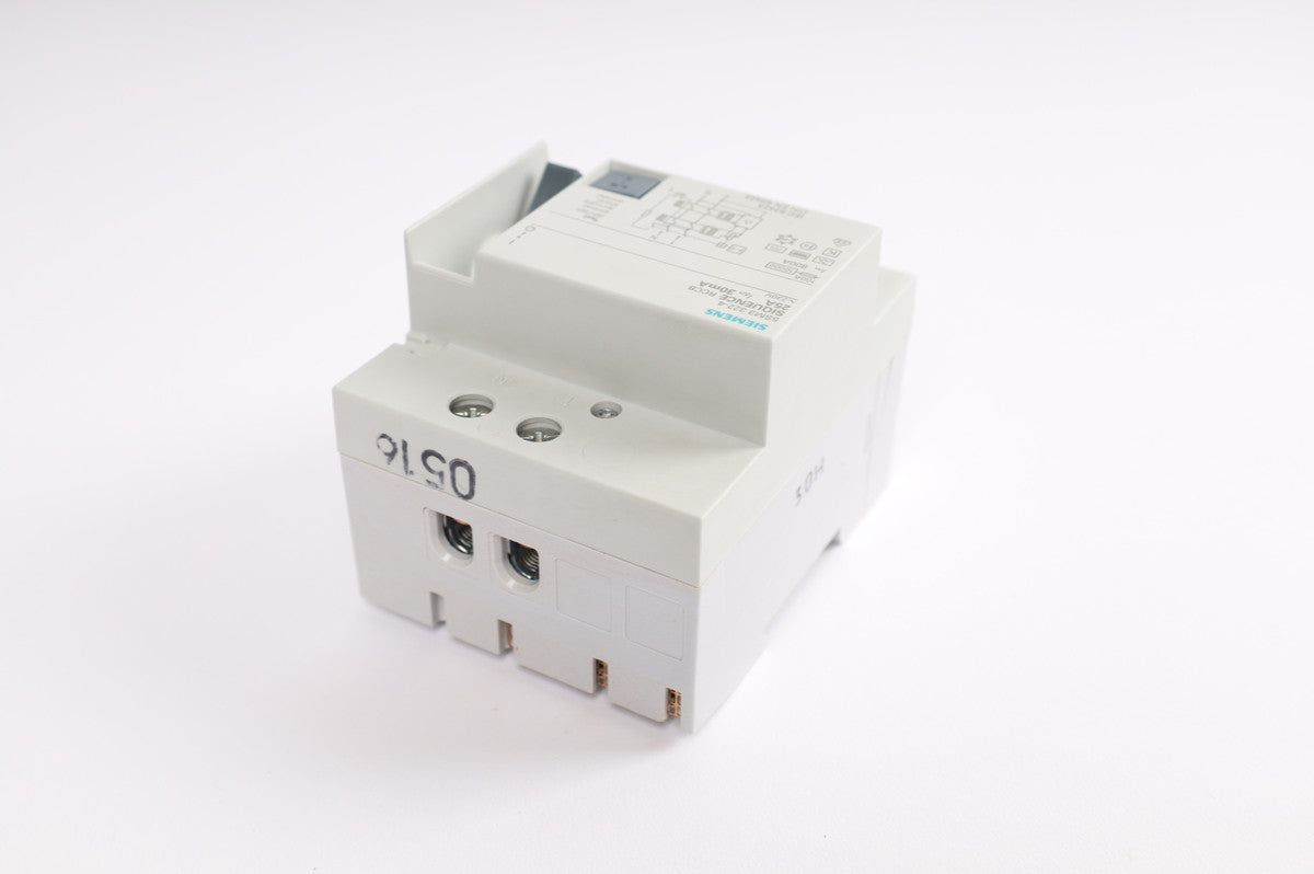 SIEMENS 5SM3322-4 in magazzino