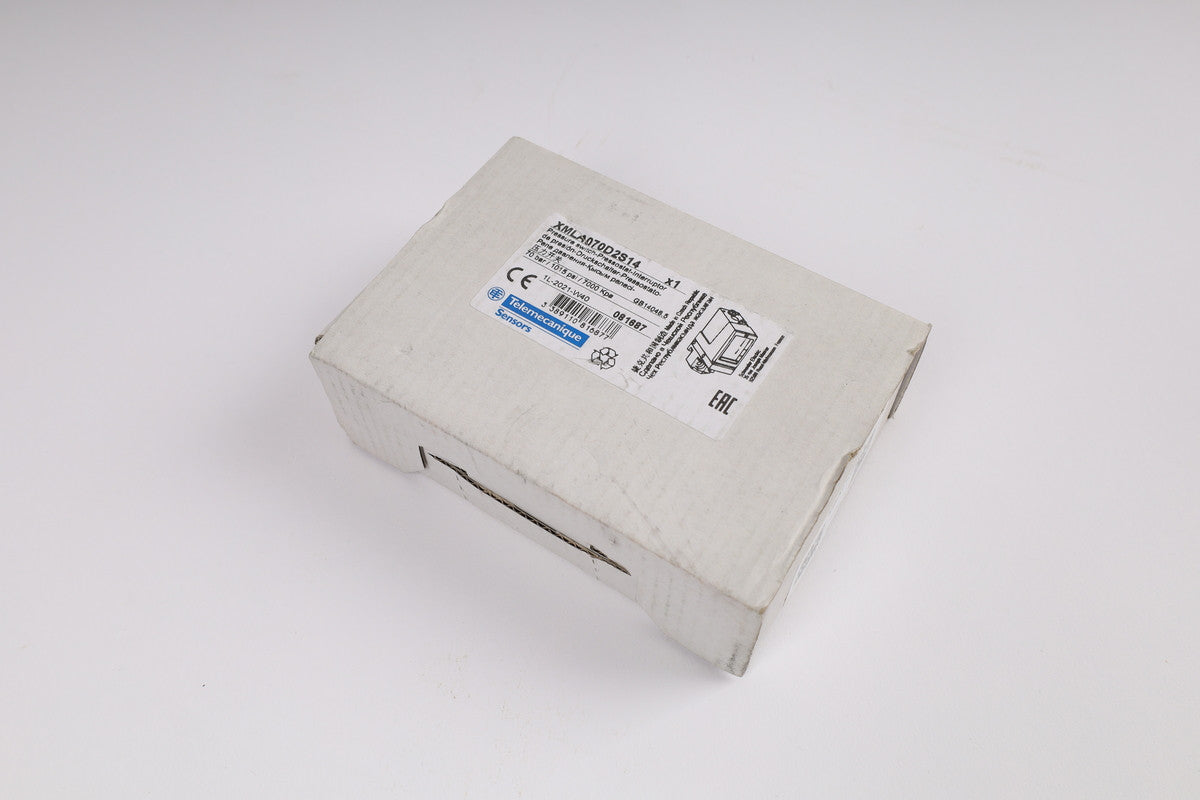 TELEMECANIQUE XMLA070D2S14 in magazzino