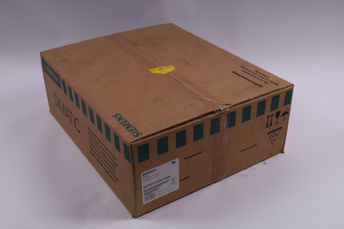 SIEMENS 6AV7672-3AC01-0AA0 auf Lager