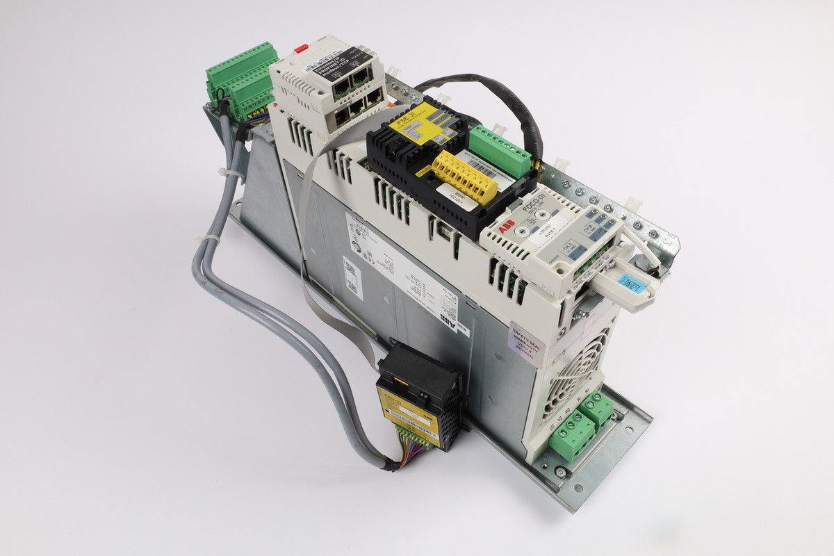 ABB ACS880-104-0018A-3+P922 na magazynie