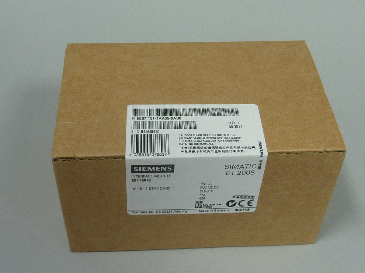 SIEMENS 6ES7151-1AA05-0AB0 in magazzino