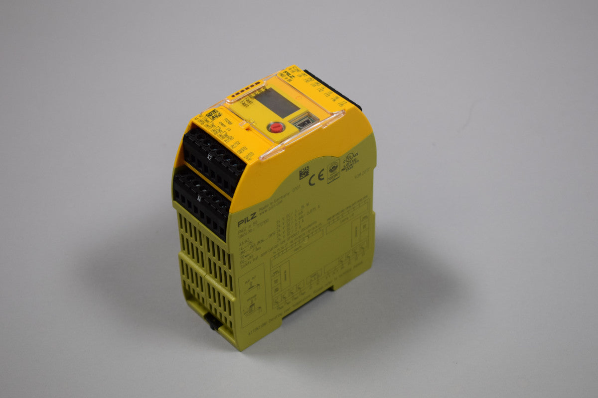 PILZ PNOZ m B0 in magazzino