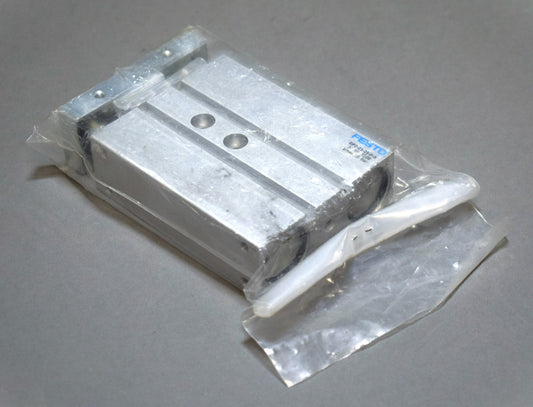 FESTO DPZ-25-25-P-A disponibile