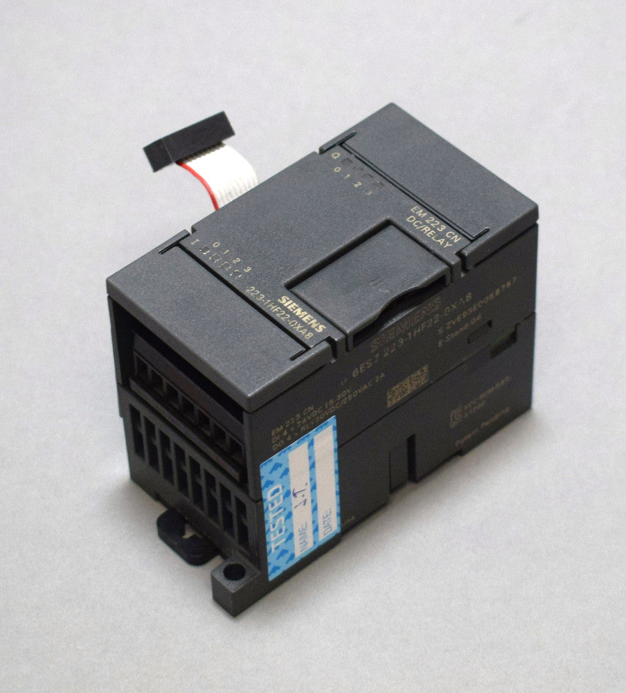 SIEMENS 6ES7223-1HF22-0XA8 in stock