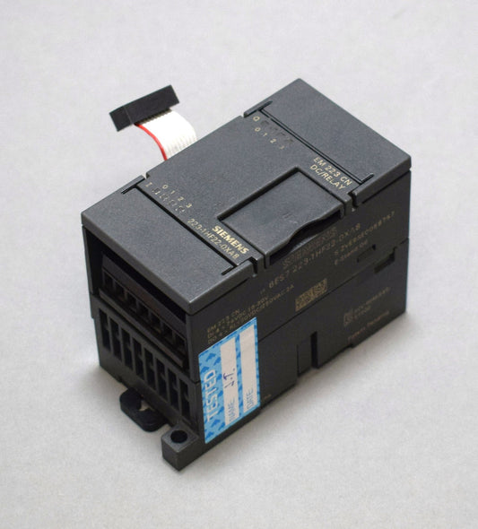 SIEMENS 6ES7223-1HF22-0XA8 in stock