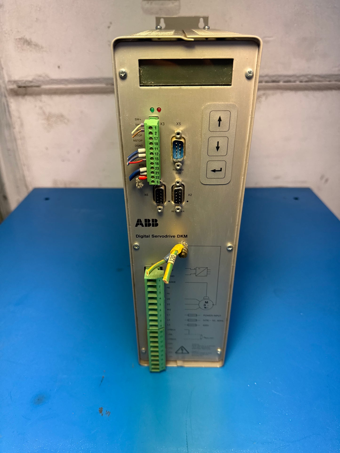 ABB Servodrive DKM 03001 3ADM200121R0101 AC400V 1,8kVA 50/60Hz