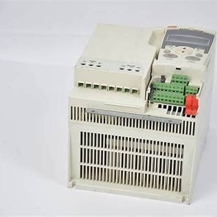 ABB ACS310-03E-13A8-4 – Инвертор – Pn 5,5 кВт – I2n 13,8 А – IP20 – Новый и запечатанный