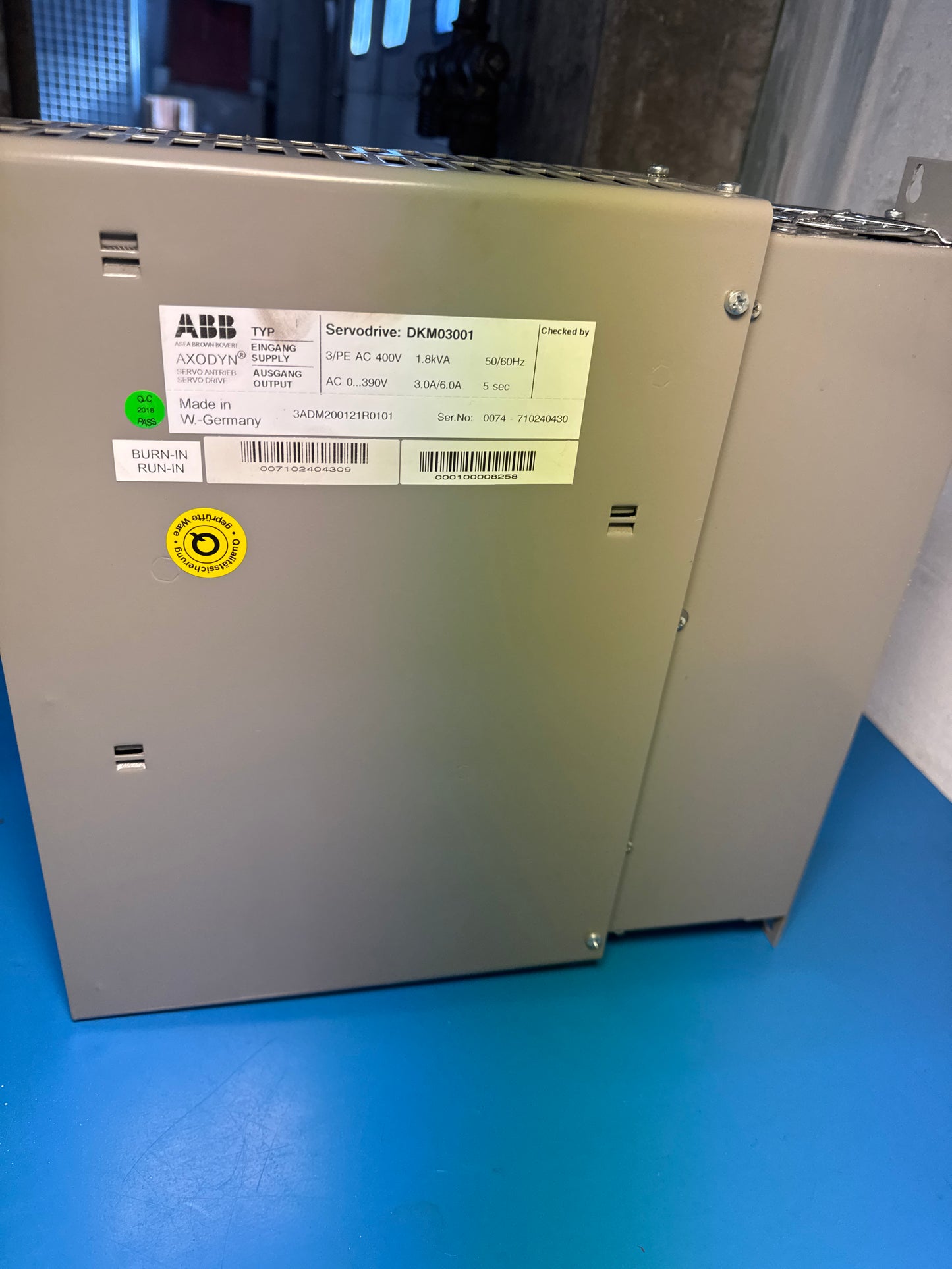 ABB Servodrive DKM 03001 3ADM200121R0101 AC400V 1,8kVA 50/60Hz