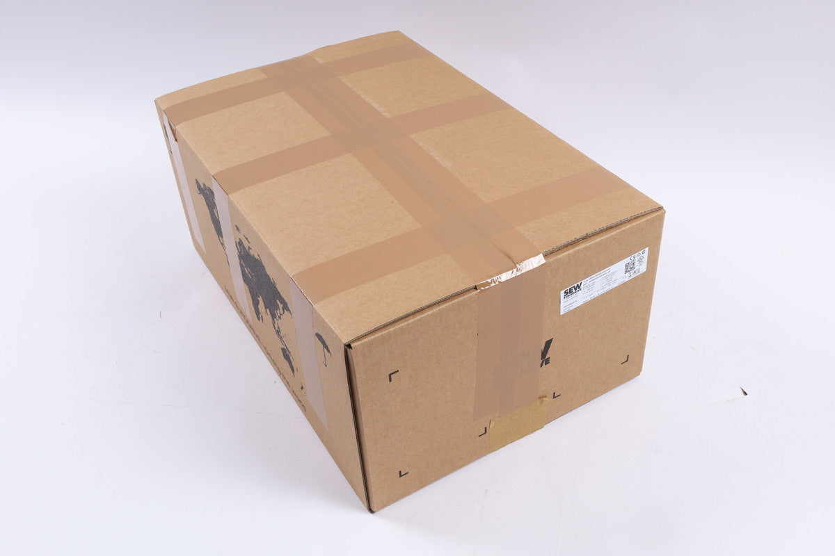 SEW-EURODRIVE MDX61B0005-5A3-4-0T in magazzino