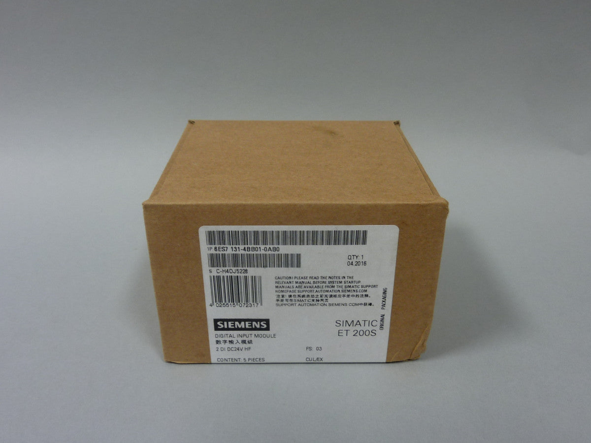 SIEMENS 6ES7131-4BB01-0AB0 in magazzino