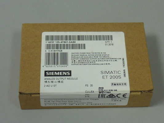 SIEMENS 6ES7135-4FB01-0AB0 in magazzino