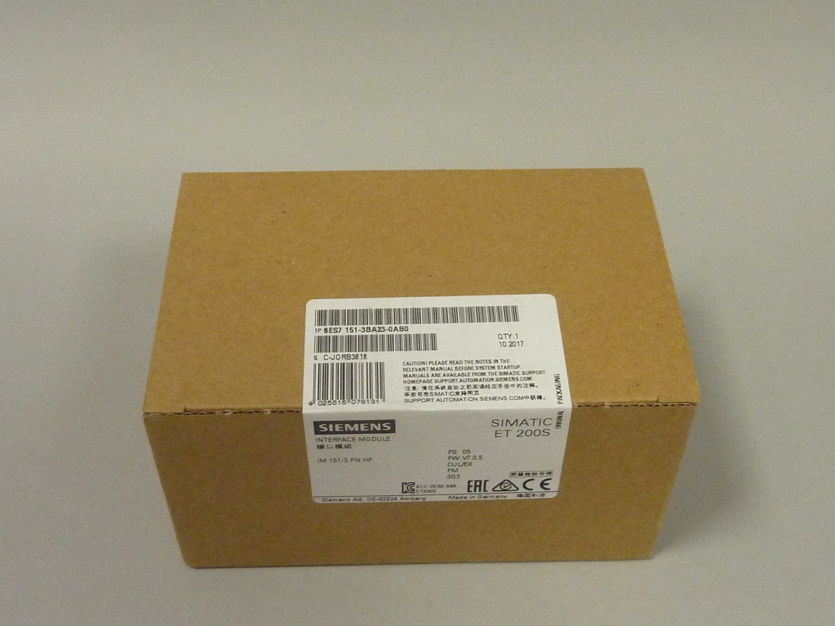 SIEMENS 6ES7151-3BA23-0AB0 in magazzino