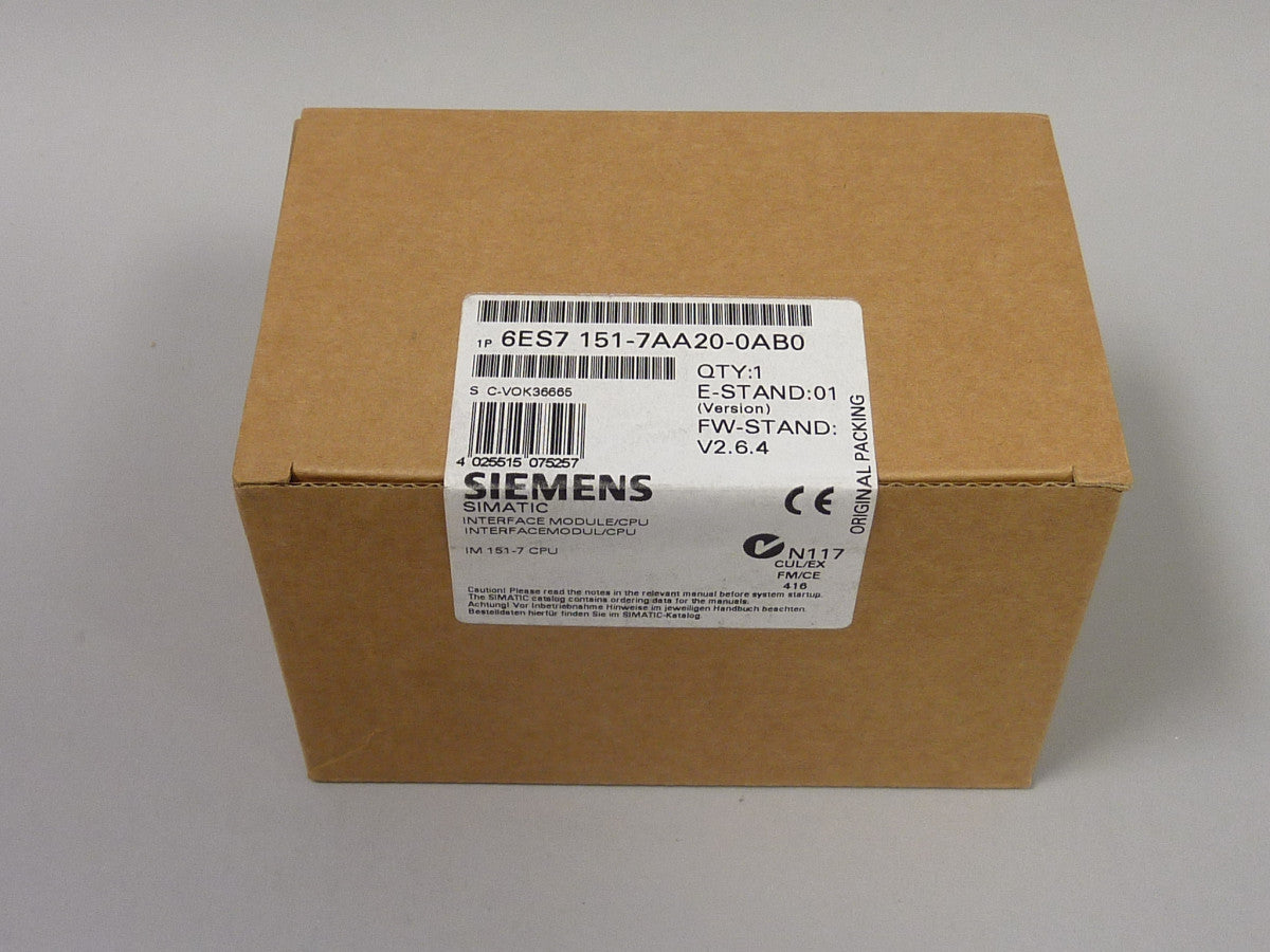 SIEMENS 6ES7151-7AA20-0AB0 in magazzino