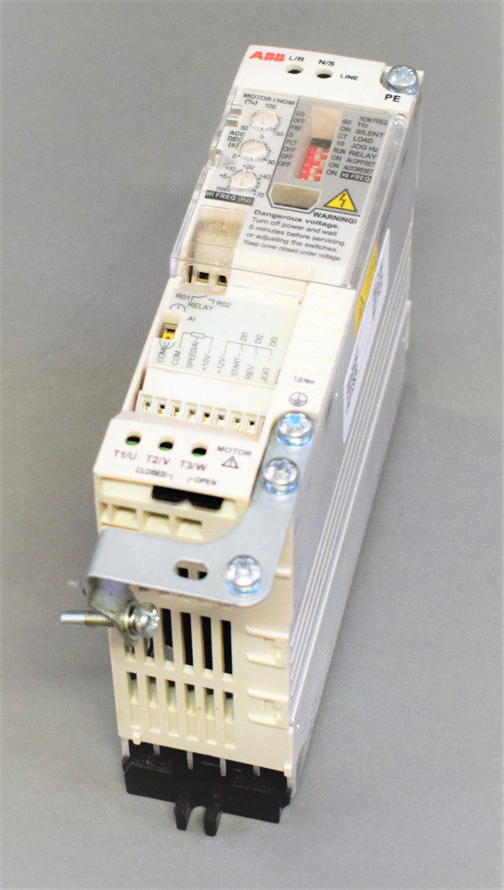 ABB ACS55-01E-01A4-2 in magazzino