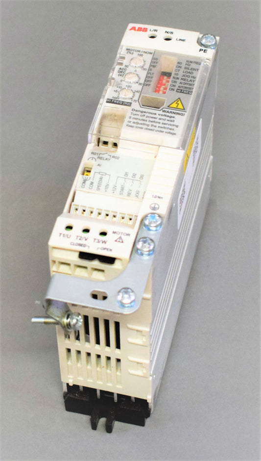 ABB ACS55-01E-01A4-2 in magazzino