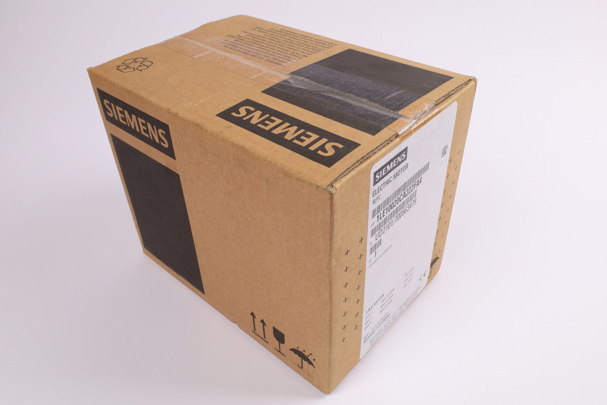 SIEMENS 1LE1002-0CA22-2FA4 in magazzino