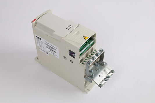 ABB ACS350-03E-01A9-4 in magazzino