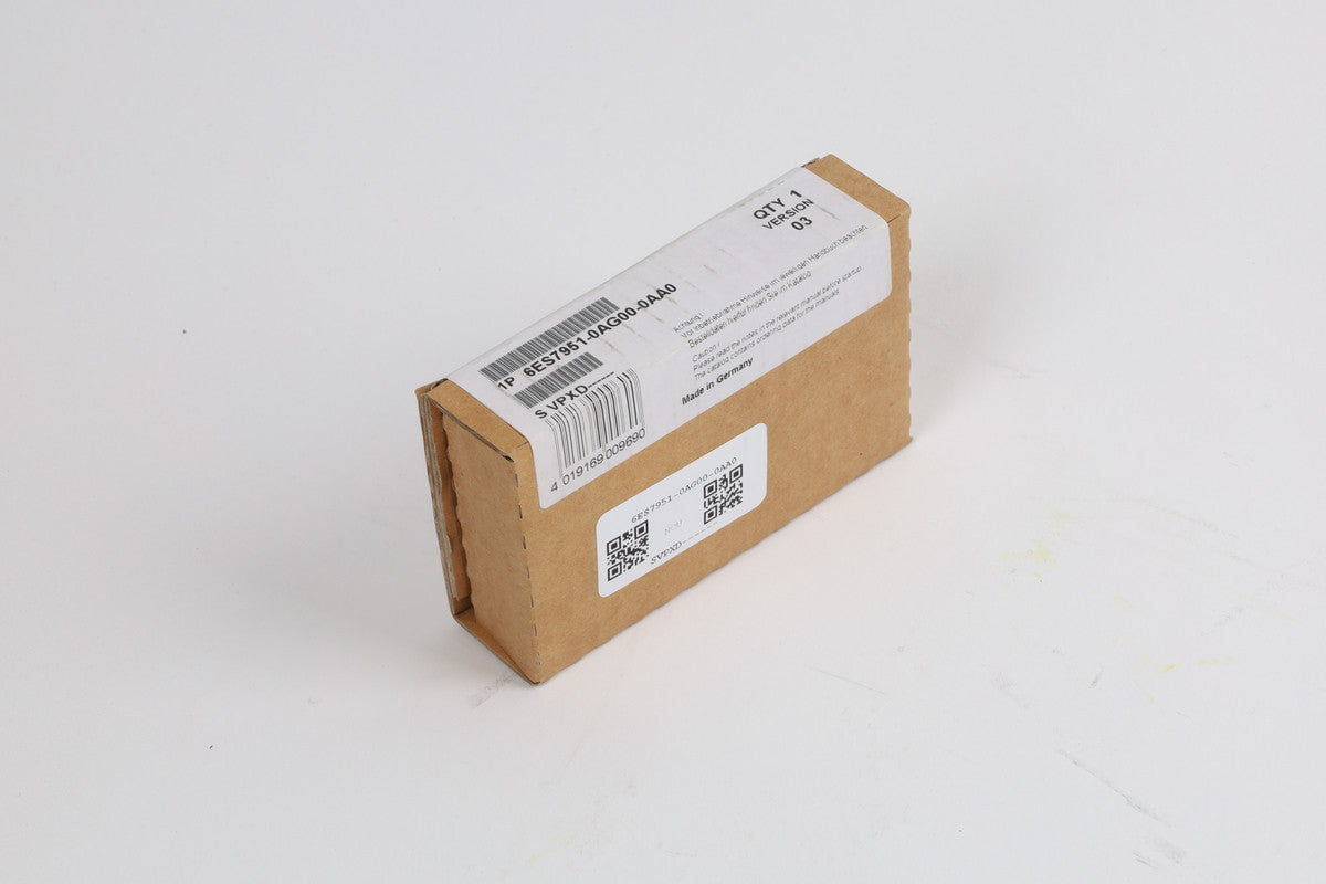 SIEMENS 6ES7951-0AG00-0AA0 auf Lager