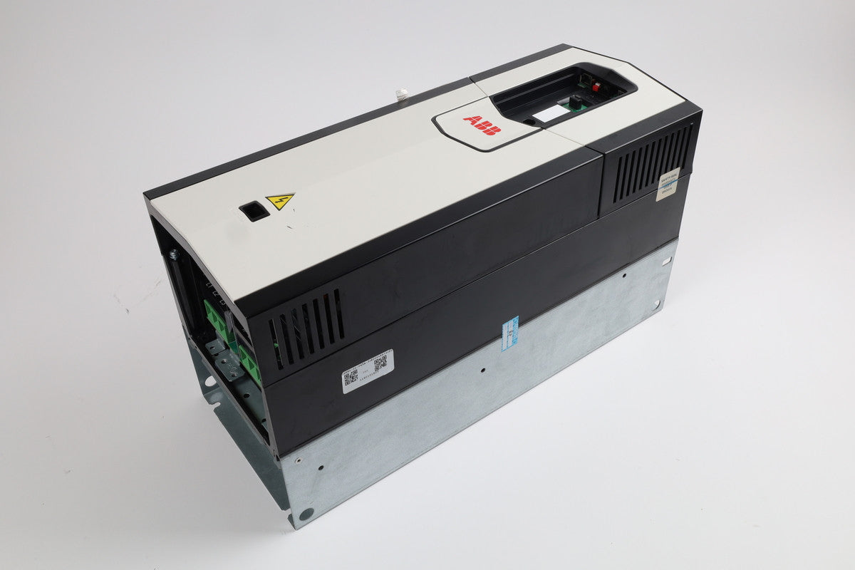 ABB ACS880-01-045A-3E200K473P909 na stanie