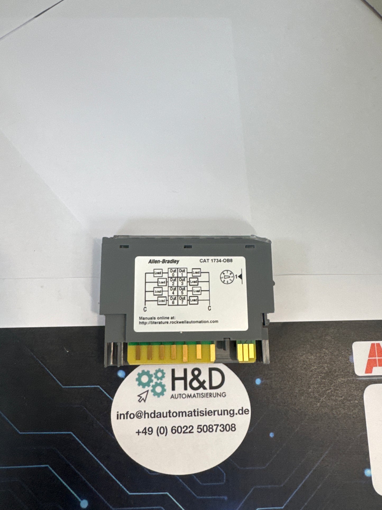 1734-OB8  Allen-Bradley  Output Module   New and Sealed