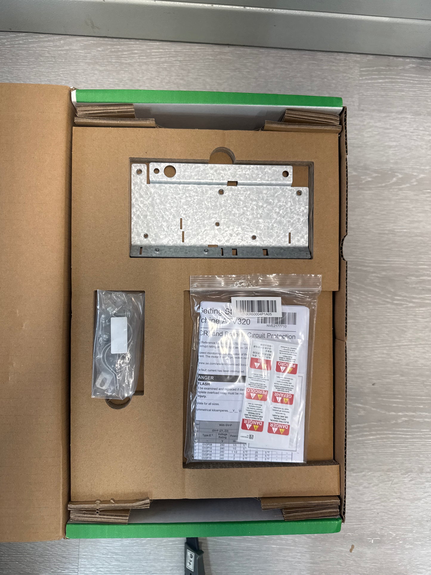 ATV320D11N4B  Schneider Electric Umrichter ATV320 11kW