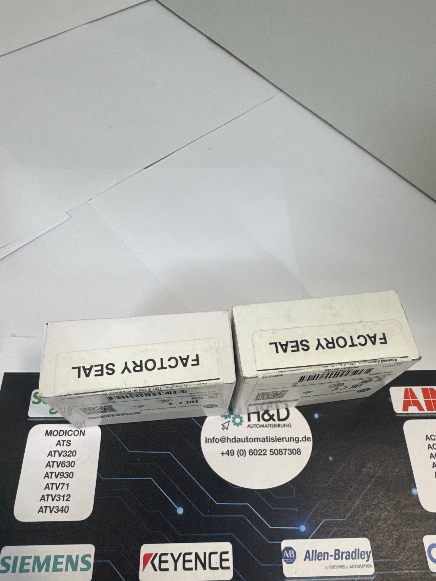 1734-OB8S  Allen-Bradley   Safety Sourcing Output Module   New and Sealed