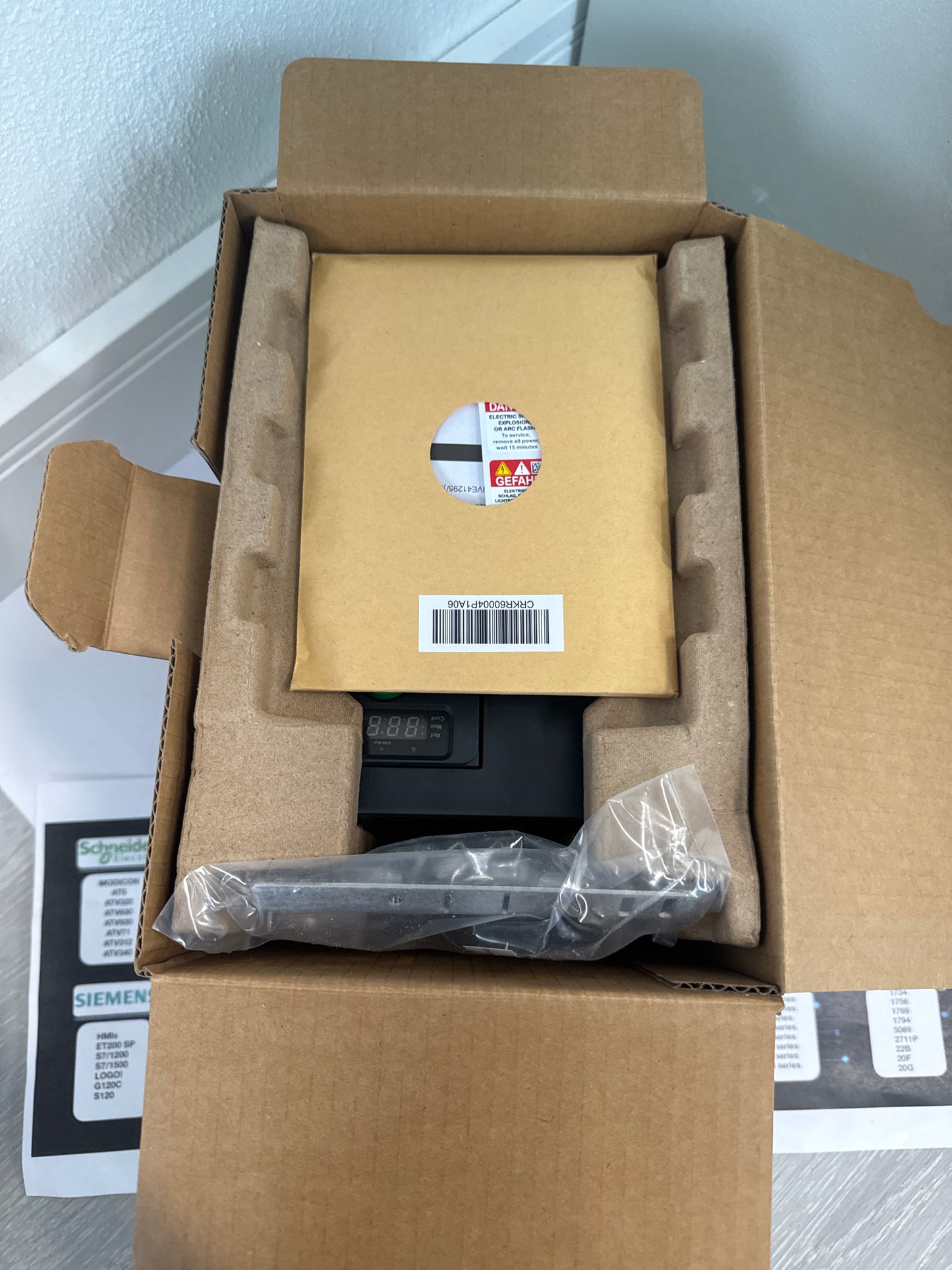 ATV320U22N4C  Schneider Electric  Umrichter ATV320, 2.2kW