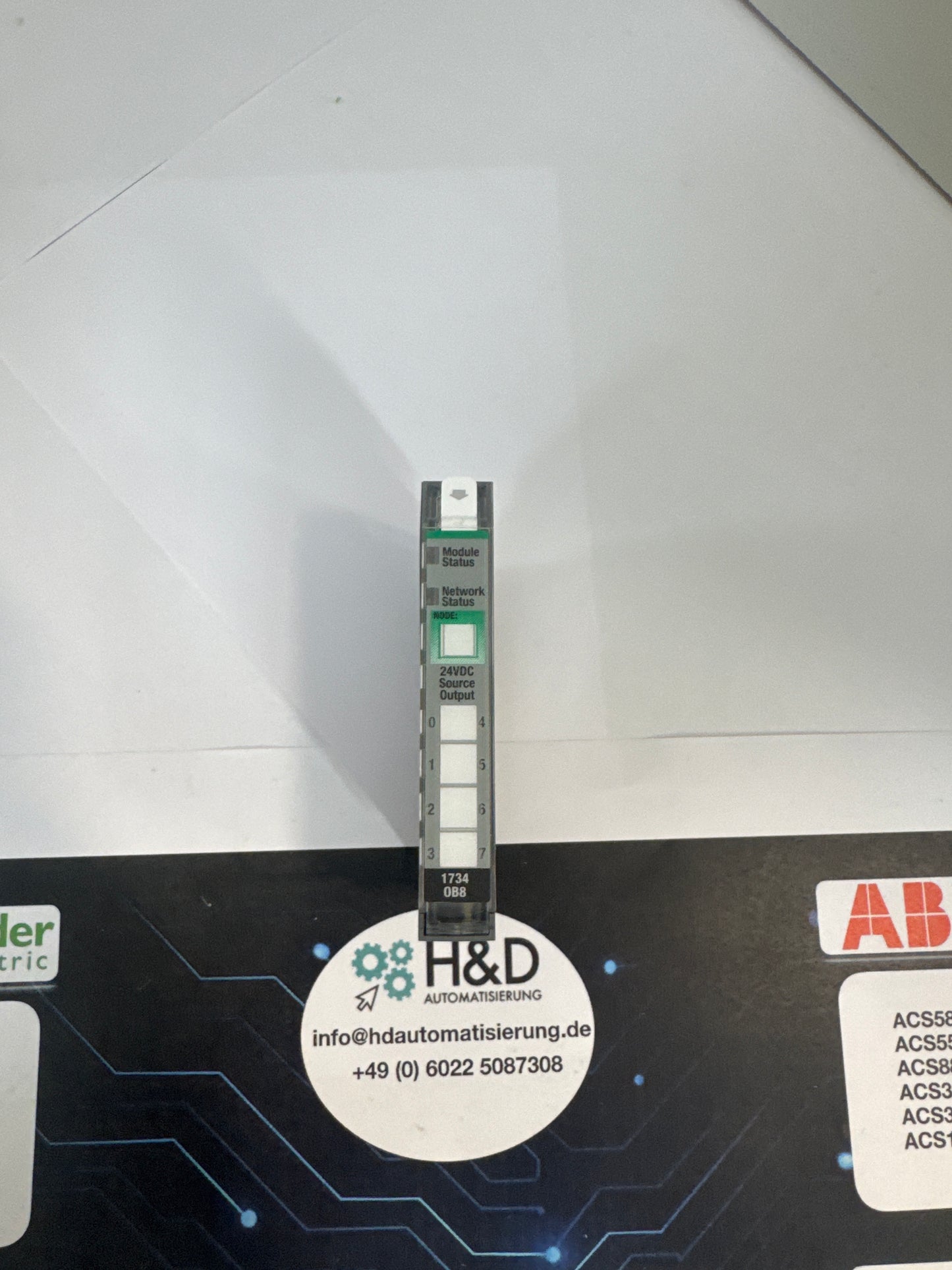 1734-OB8  Allen-Bradley  Output Module   New and Sealed