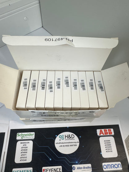 1734-OB8  Allen-Bradley  Output Module   New and Sealed